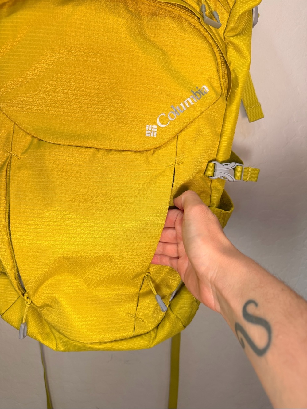 Columbia Tenmile Daypack Backpack in Yellow Green - Picture 6 of 16
